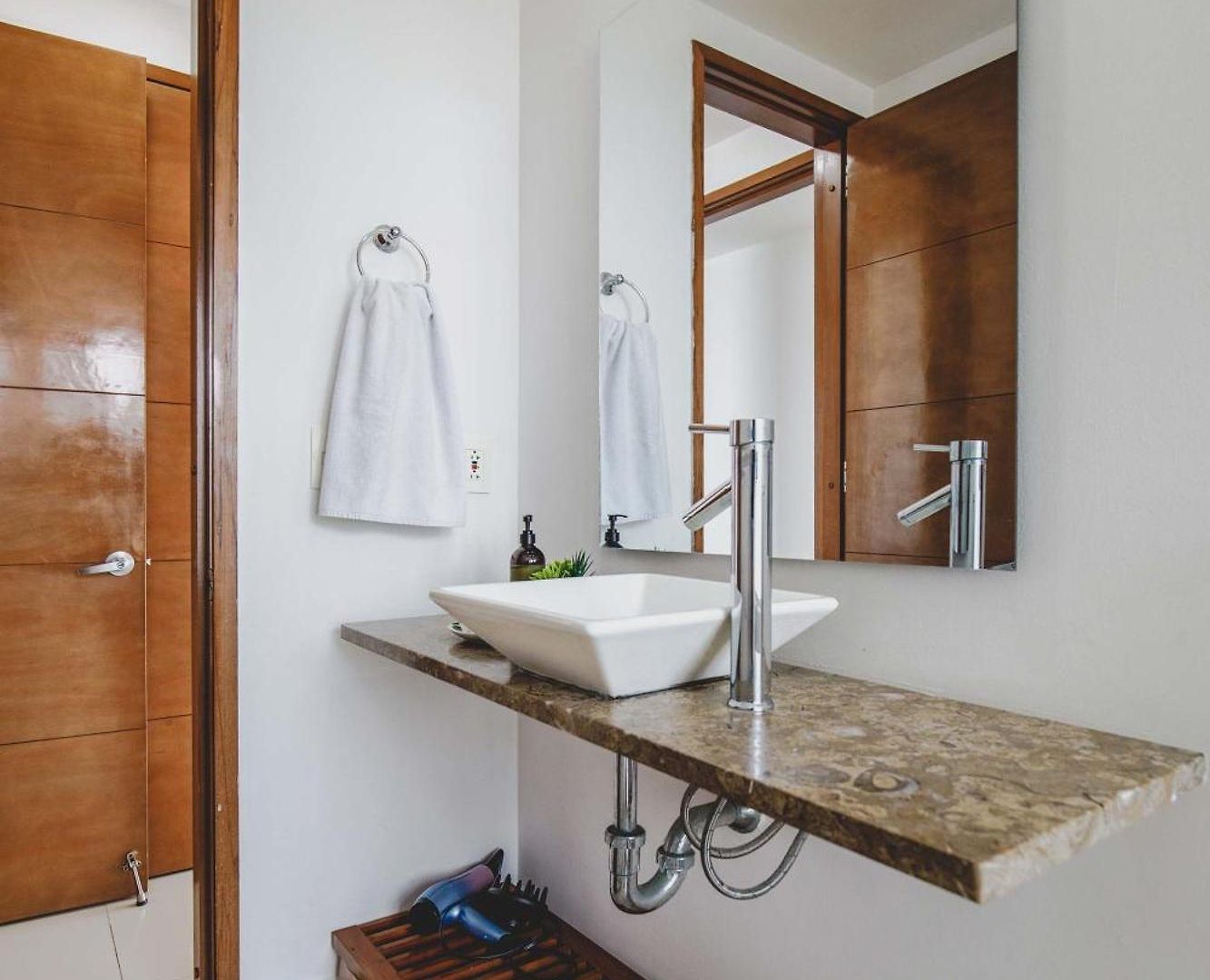 Skymar Luxury 27