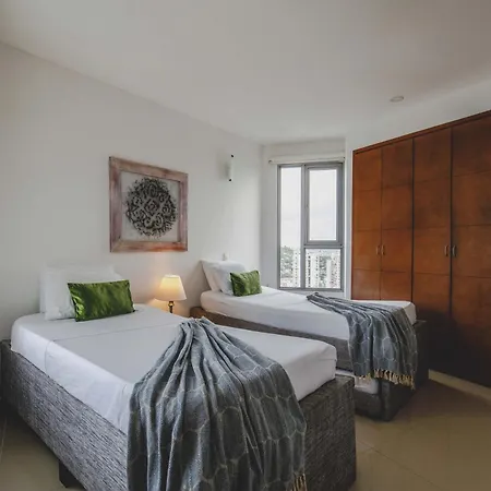 Skymar Luxury 27 *