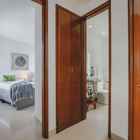 Skymar Luxury 27 *